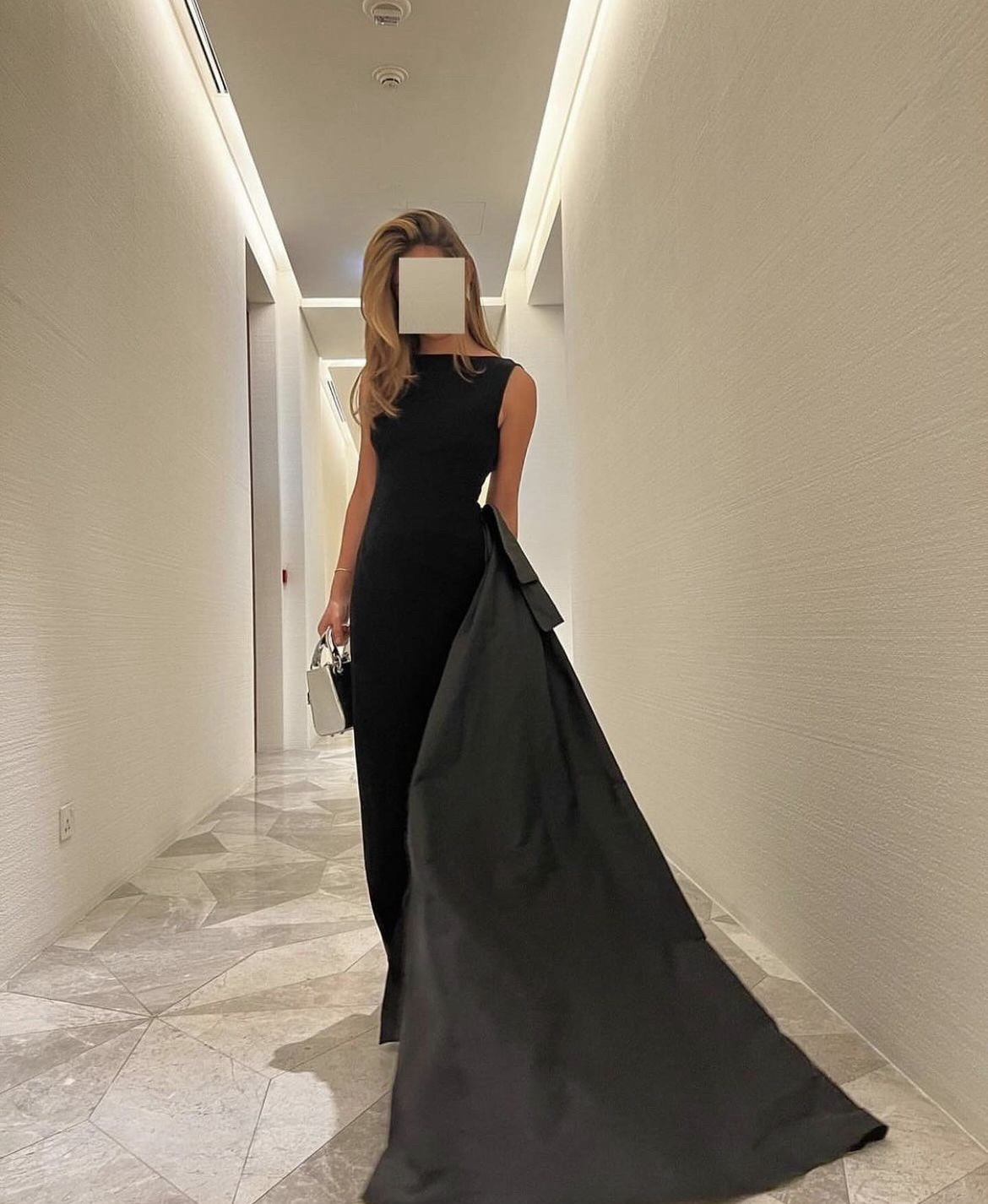 فستان للبيع